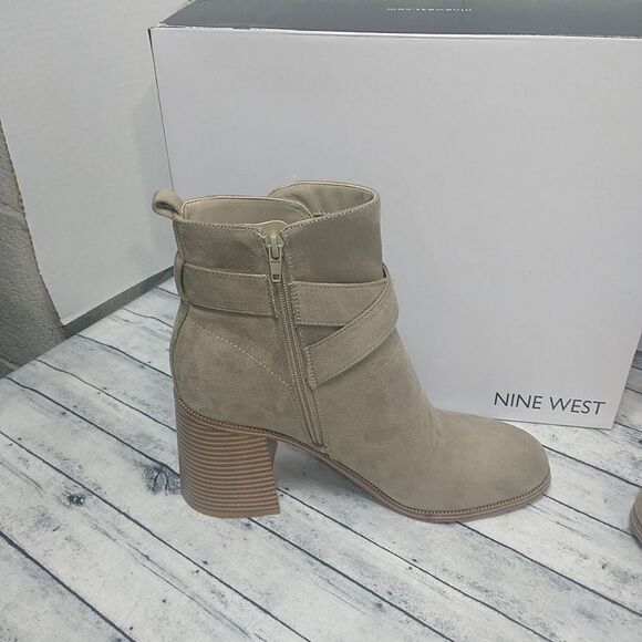 Nine West SZ 10M Nevermind 2 Women's Ankle Boots . Condition is New with box. - Picture 2 of 13